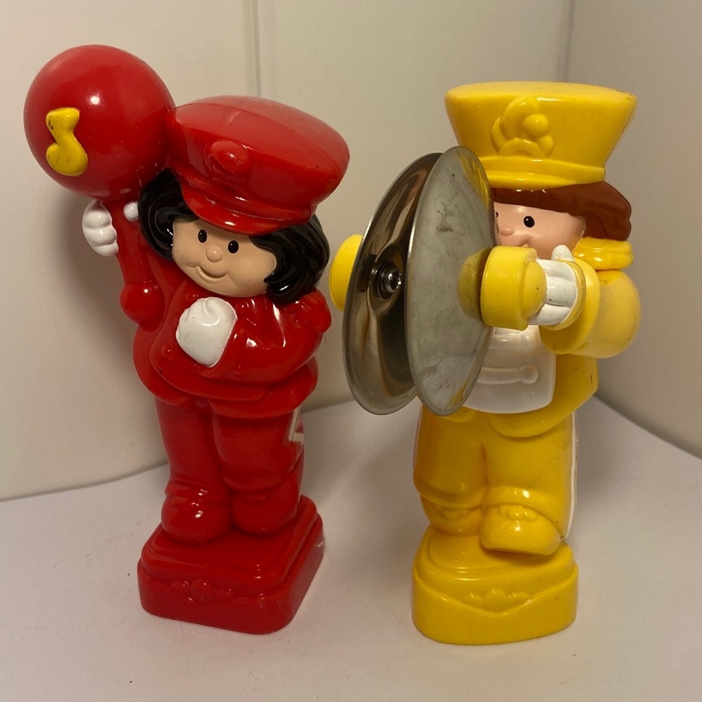 2 Fisher-Price 1998 Little People girls Marching Band Action figures Vintage 90s